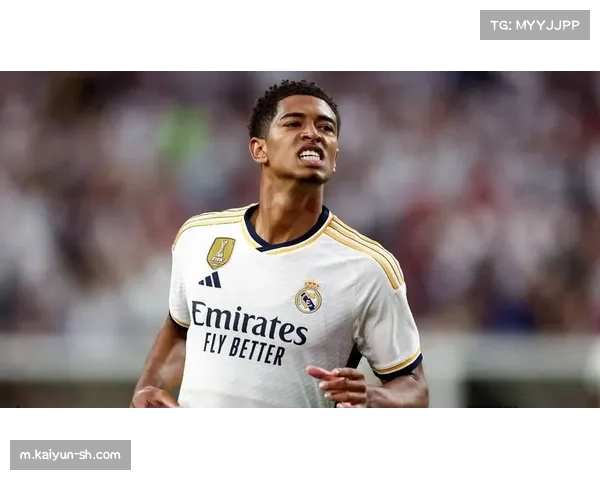 边裁手势成焦点 皇马巴萨战术对决再掀悬念风暴